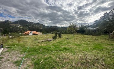 HERMOSO Y AMPLIO TERRENO TOTALMENTE PLANO EN ZUMBAHUAICO
