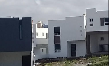 TERRENO EN REMATE EN ZONA RESIDENCIAL DE PUEBLA, MEX