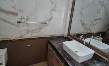 Casa en Alquiler en Samborondon, 5 Habitaciones, 5 Baños, Patio, Piscina,  Seguridad,  Parqueo, Primeros Kilómetros Samborondon.