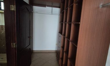 Casa en Alquiler en Samborondon, 5 Habitaciones, 5 Baños, Patio, Piscina,  Seguridad,  Parqueo, Primeros Kilómetros Samborondon.