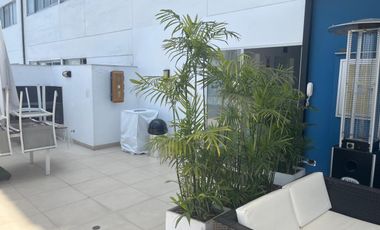 ALQUILO BONITO DPTO AMOBLADO EN SAN ISIDRO VISTA A LA AVENIDA Y BALCON