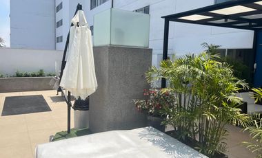 ALQUILO BONITO DPTO AMOBLADO EN SAN ISIDRO VISTA A LA AVENIDA Y BALCON