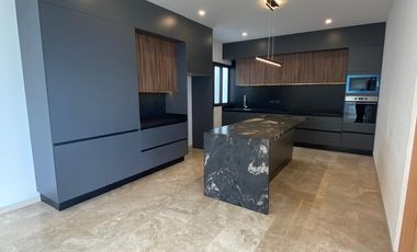 Hermosa residencia en VENTA San Nicolás Premier