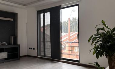 Amplia casa moderna cerca del Monay Shopping con 4 habitaciones y área BBQ