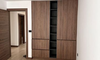 Amplia casa moderna cerca del Monay Shopping con 4 habitaciones y área BBQ