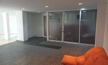 Se Renta local sobre periférico en San Lucas Tepetlacalco, Tlalnepantla de Baz