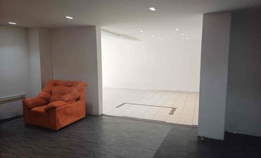 Se Renta local sobre periférico en San Lucas Tepetlacalco, Tlalnepantla de Baz