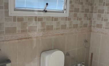 Venta de propiedad, permuta por casa quinta o terreno, se vende y acepta menor y/o vehiculo en forma de pago area cercana a Jockey, Universidad