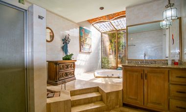 Espectacular casa en lo alto de vista del lago, country club!