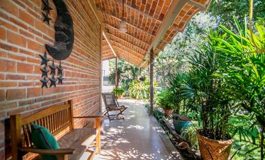 Espectacular casa en lo alto de vista del lago, country club!