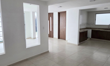 SE VENDE AMPLIA CASA EN SAN MANUEL 7 RECÁMARAS 6.5 BAÑOS