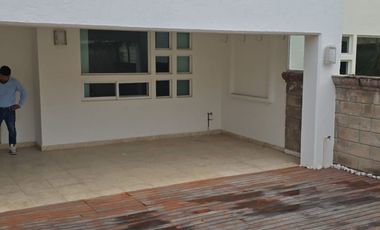 CASA EN RENTA UBICADA EN LA VISTA COUNTRY CLUB CLUSTER VISTA FLORIDA