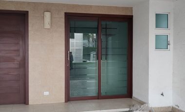 CASA EN RENTA UBICADA EN LA VISTA COUNTRY CLUB CLUSTER VISTA FLORIDA