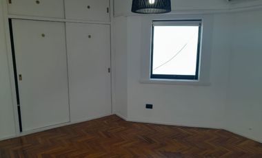 DEPARTAMENTO EN DÚPLEX 5 AMBIENTES. VISTA AL MAR. LA PERLA. MAR DEL PLATA.