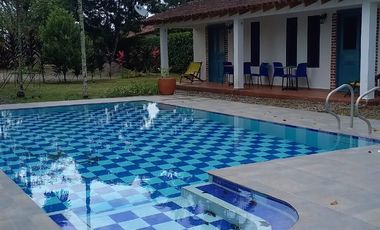 GRAN CASA CAMPESTRE VIA PUERTO LOPEZ