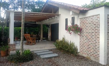 GRAN CASA CAMPESTRE VIA PUERTO LOPEZ