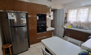 Gran y hermosa casa en esquina 6D, 4B, 6E   estilo inglés en barrio residencial de  Miraflores , Viña del Mar