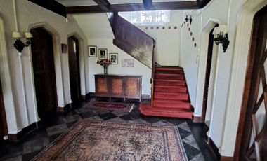 Gran y hermosa casa en esquina 6D, 4B, 6E   estilo inglés en barrio residencial de  Miraflores , Viña del Mar