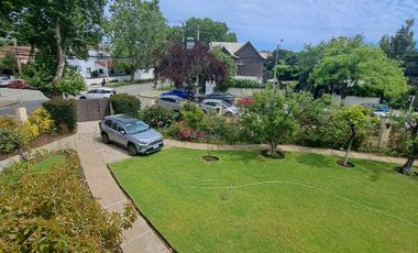 Gran y hermosa casa en esquina 6D, 4B, 6E   estilo inglés en barrio residencial de  Miraflores , Viña del Mar