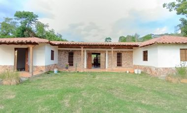 VENTA PARCELA 1.5KM DE CURITÍ