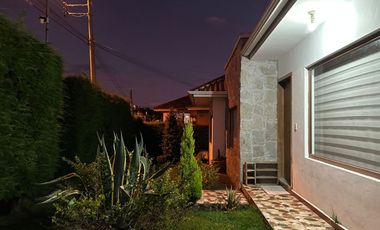 Hermosa casa amoblada con parqueadero y área verde en Baños 🏡