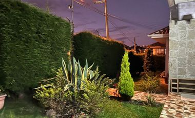 Hermosa casa amoblada con parqueadero y área verde en Baños 🏡