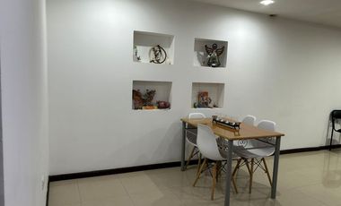 Hermosa casa amoblada con parqueadero y área verde en Baños 🏡