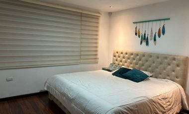 Hermosa casa amoblada con parqueadero y área verde en Baños 🏡