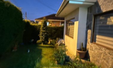 Hermosa casa amoblada con parqueadero y área verde en Baños 🏡