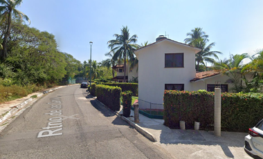 BONITA CASA EN IXTAPA  ZIHUATANEJO