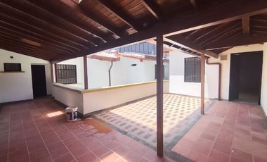 ARRIENDO APARTAESTUIDO BOLIVARIANA