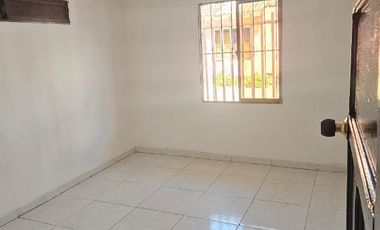 VENDO CONFORTABLE CASA EN BARRIO BUENOS AIRES CON CERRAMIENTO TOTAL Y PATIO