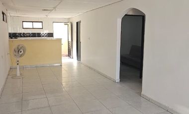VENDO CONFORTABLE CASA EN BARRIO BUENOS AIRES CON CERRAMIENTO TOTAL Y PATIO