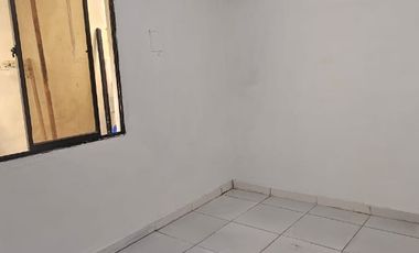 VENDO CONFORTABLE CASA EN BARRIO BUENOS AIRES CON CERRAMIENTO TOTAL Y PATIO