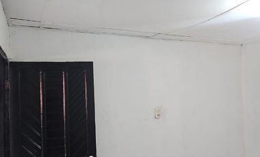 VENDO CONFORTABLE CASA EN BARRIO BUENOS AIRES CON CERRAMIENTO TOTAL Y PATIO