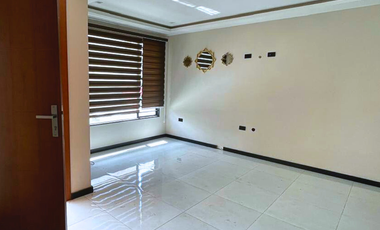 En Venta Casa En Ricaurte, Dentro de Condominio, Cuenca