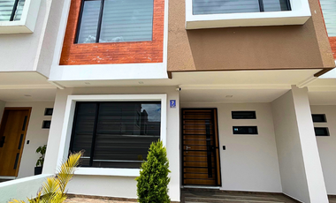 En Venta Casa En Ricaurte, Dentro de Condominio, Cuenca