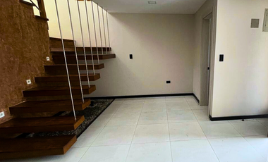 En Venta Casa En Ricaurte, Dentro de Condominio, Cuenca