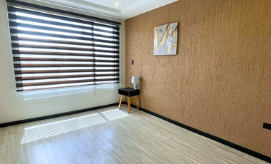 En Venta Casa En Ricaurte, Dentro de Condominio, Cuenca