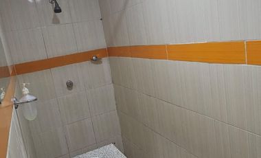 VENDO CASA ´PLANA  EN BARRIO ABAJO CON AREA DE 107 MTS Y 3 ALCOBAS