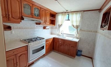 Casa en Venta con Amplio Jardín y Cochera, en Fracc. Tulipanes