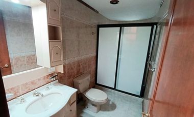 Casa en Venta con Amplio Jardín y Cochera, en Fracc. Tulipanes