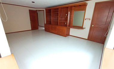 Casa en Venta con Amplio Jardín y Cochera, en Fracc. Tulipanes