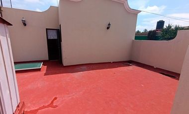 Casa en Venta con Amplio Jardín y Cochera, en Fracc. Tulipanes