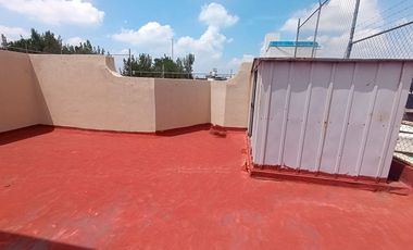 Casa en Venta con Amplio Jardín y Cochera, en Fracc. Tulipanes