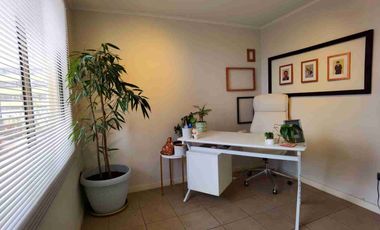 Se Arrienda amplia e iluminada casa