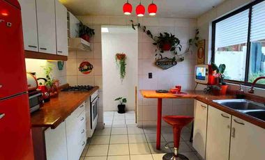 Se Arrienda amplia e iluminada casa