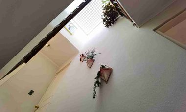 Se Arrienda amplia e iluminada casa