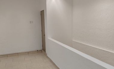 Camelinas: Local comercial amplio con excelente ubicación