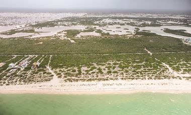 FRENTE A PLAYA  DEPTO  COSTA YUCATECA